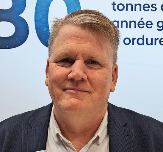 Daniel Keller von Hyundai Trucks freut sich über 20 Millionen mit H2-Fahrzeugen zurückgelegte Kilometer in Europa.