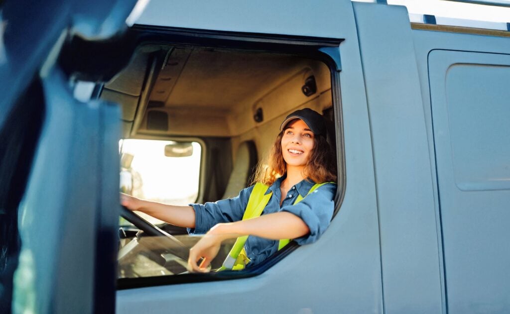 Mit hvo 100 by volenergy können Sie jetzt 80–90 Prozent des CO₂-Ausstosses reduzieren – nachhaltiges Tanken wird zur Realität.