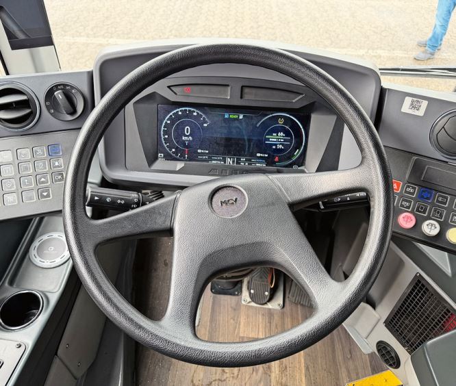Minimalistisch das Cockpit von MCV – im Gegensatz zum modernen Antriebsstrang.