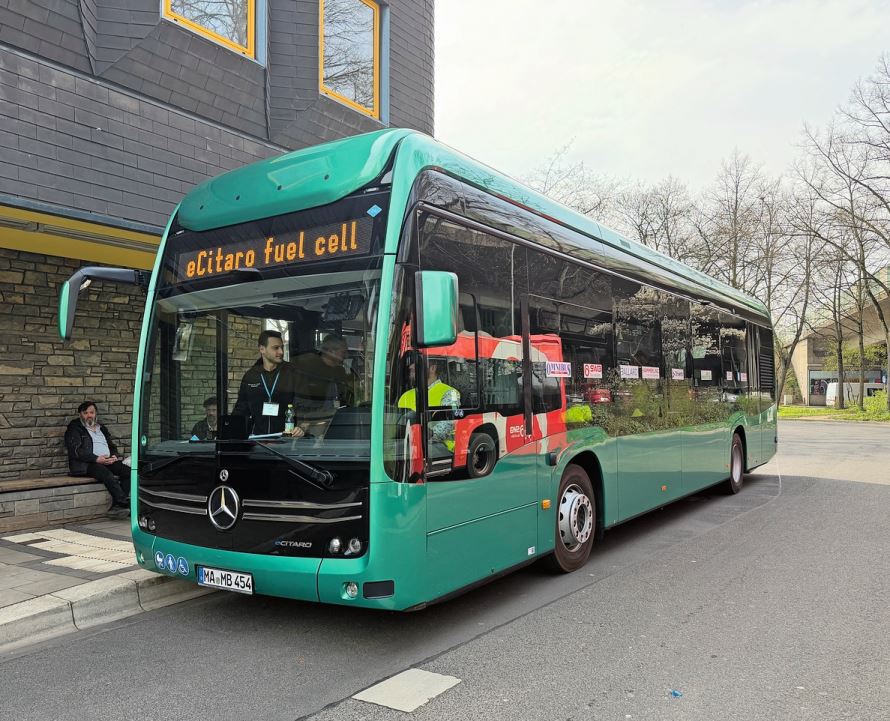 Die Krone holte sich der Mercedes-Benz eCitaro fuel cell, über den wir schon mehrfach berichtet hatten.