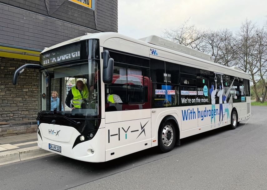 Der HY-X Hydrogen City Bus zeigt gute Ansätze, wären da nicht die vielen Schläge und Vibrationen während der Fahrt.