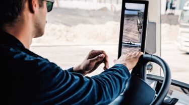 Stetiger Fortschritt: Moderne Kabinen wie im Volvo FM (Bild) setzen laut Euro NCAP neue Sicherheitsmassstäbe.