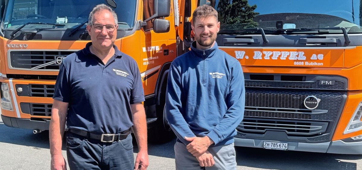 Remo Ryffel (links) lenkt in dritter Generation, Fabian Ryffel arbeitet in vierter Generation mit.