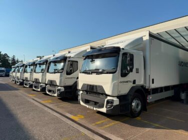 Avdimetaj Transporte stärkt Flotte mit neun Renault Trucks. Quelle: zvg