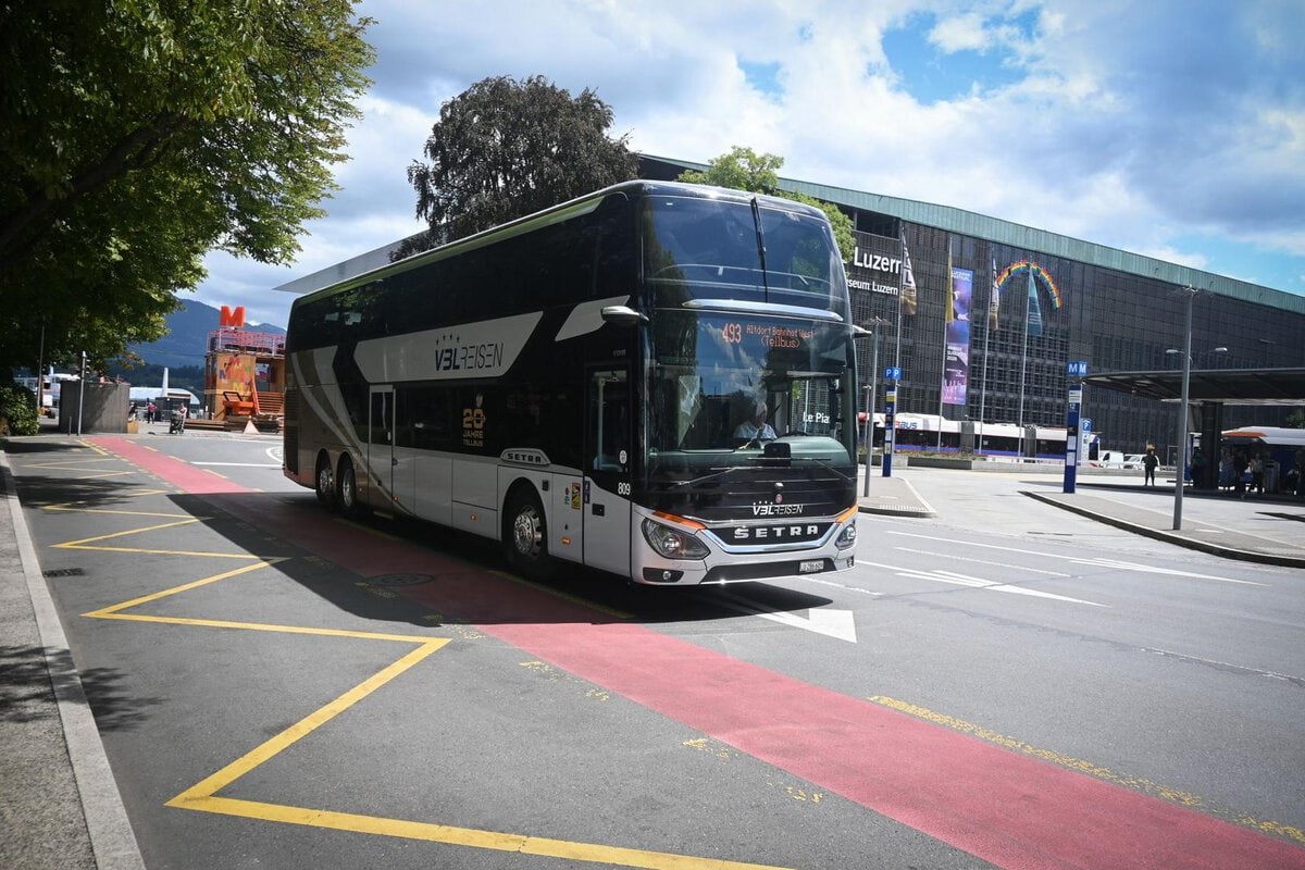 Der neue Setra Doppelstockbus als Tellbus Luzern-Altdorf. Quelle: zvg