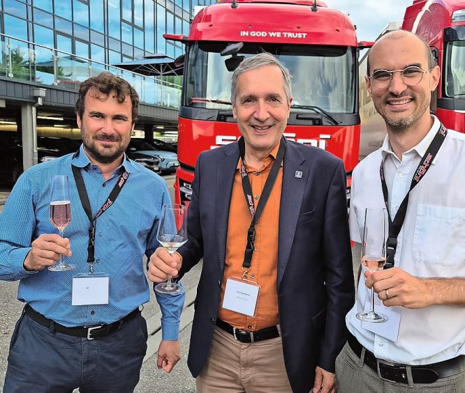V,.,li.: Clément Friderici (Friderici Spécial), Tarcis Berberat (Renault Trucks Schweiz und AdriAlps) und Blaise Friderici