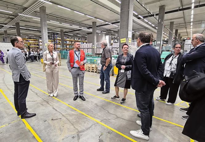 Für viele war es das erste Mal, dass sie hinter die Kulissen eines modernen Logistikzentrums blicken konnten.