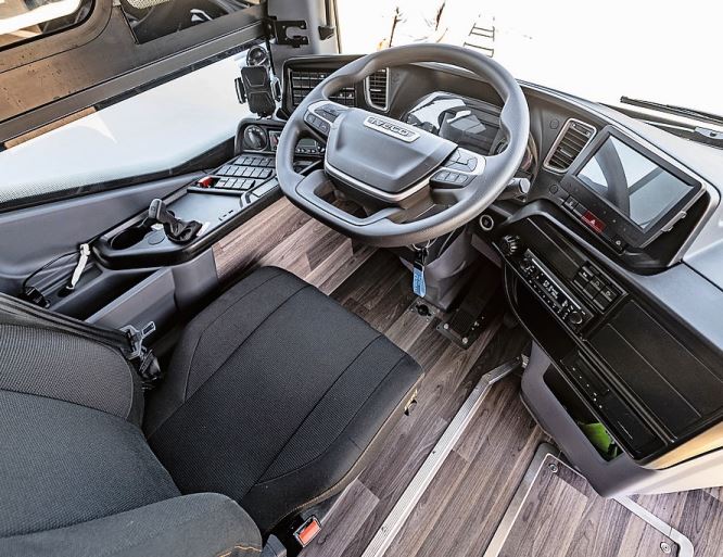Der Iveco Crossway Electric 13 m NF verfügt über eine sehr direkte Lenkung und fein abgestufte Rekuperationsstufen.
