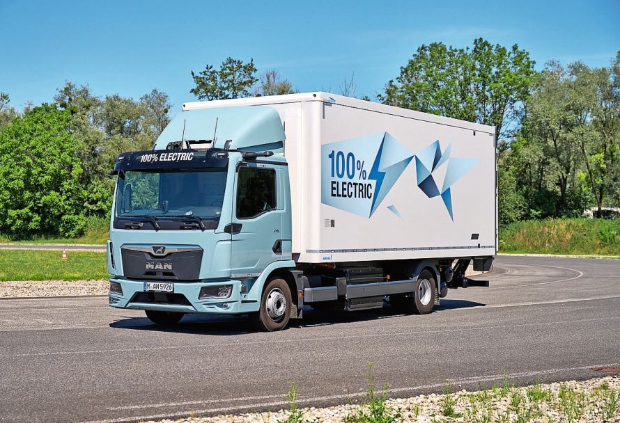 Bald startet im polnischen Werk Krakau auch die Serienproduktion des 12-Tonners MAN eTGL.