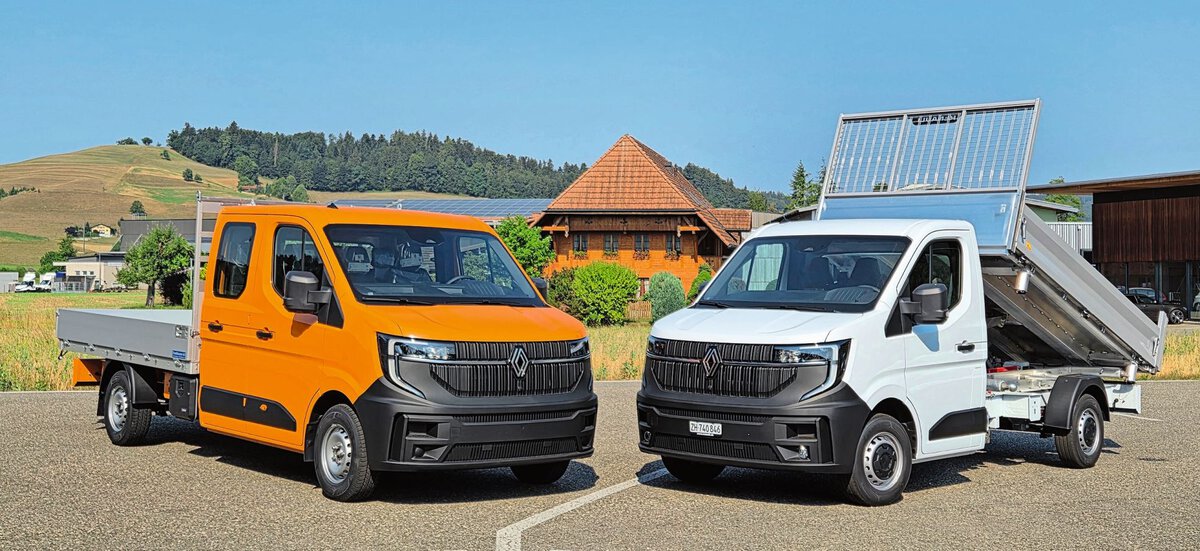 Ob Werkslösung «Converted by Renault» (Kipper rechts) oder «Stangenlösung» von Fankhauser AG (Pritsche links): Aufbauten für Renault Master können bei jedem der 150 Renault-Händler einfach bestellt werden.