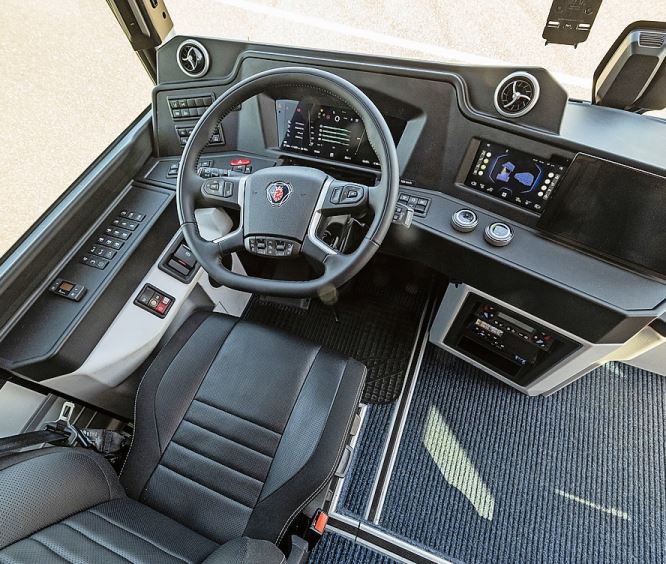 Der Scania Castrosua Hero PHEV fährt ausgesprochen ruhig und bietet eine angenehm leichte Lenkung.