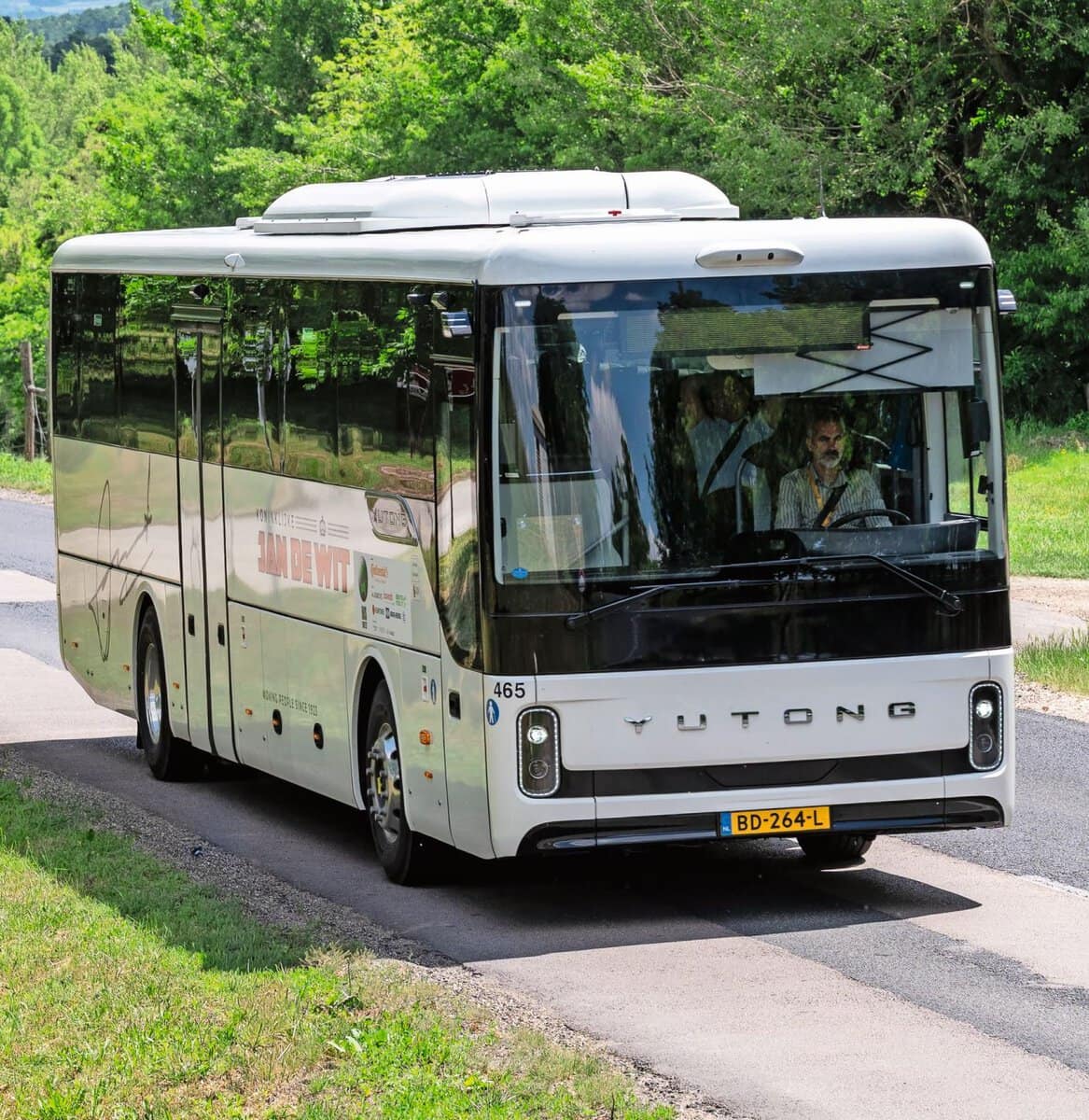 Yutong trat mit dem IC 12 E an. Der chinesische Hersteller hat in der Schweiz bereits Aufmerksamkeit erregt: Die Zürcher Verkehrsbetriebe nehmen Mitte 2027 acht Solo-Stadtbusse des Modells U12 in Betrieb.